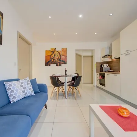 Sapphire Court 2 Bedroom By Shortletsmalta