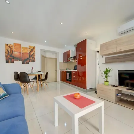 Sapphire Court 2 Bedroom By Shortletsmalta Appartement Sliema