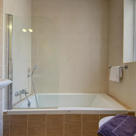 Sapphire Court 2 Bedroom By Shortletsmalta *