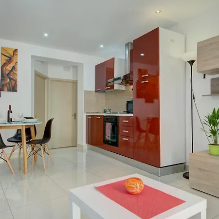 Sapphire Court 2 Bedroom By Shortletsmalta Appartement